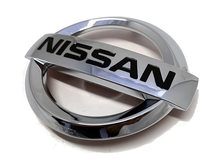 Emblemat znaczek chromowany na przód do Nissan Altima
